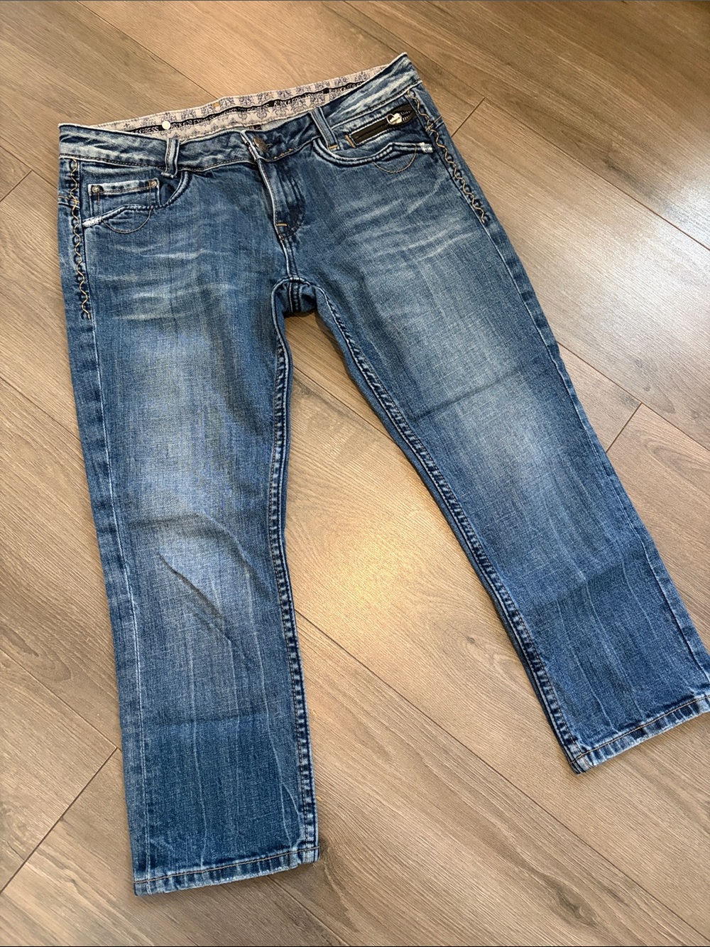 Express Women's Blue Cropped Ankle Jeans